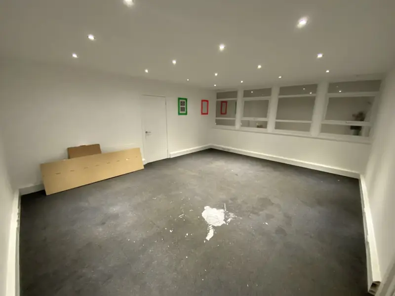 Large carpeted room